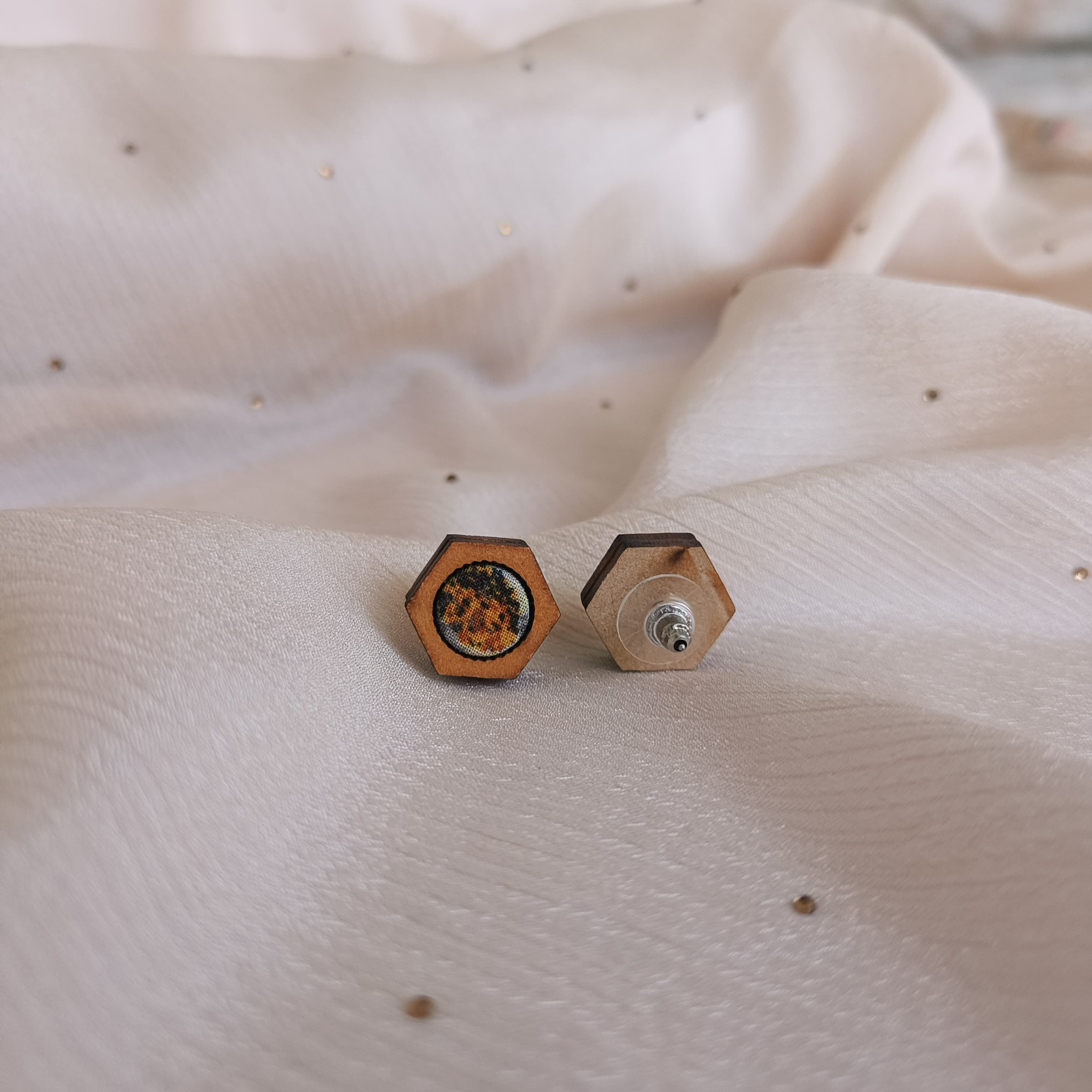 Hexagon Stud wood