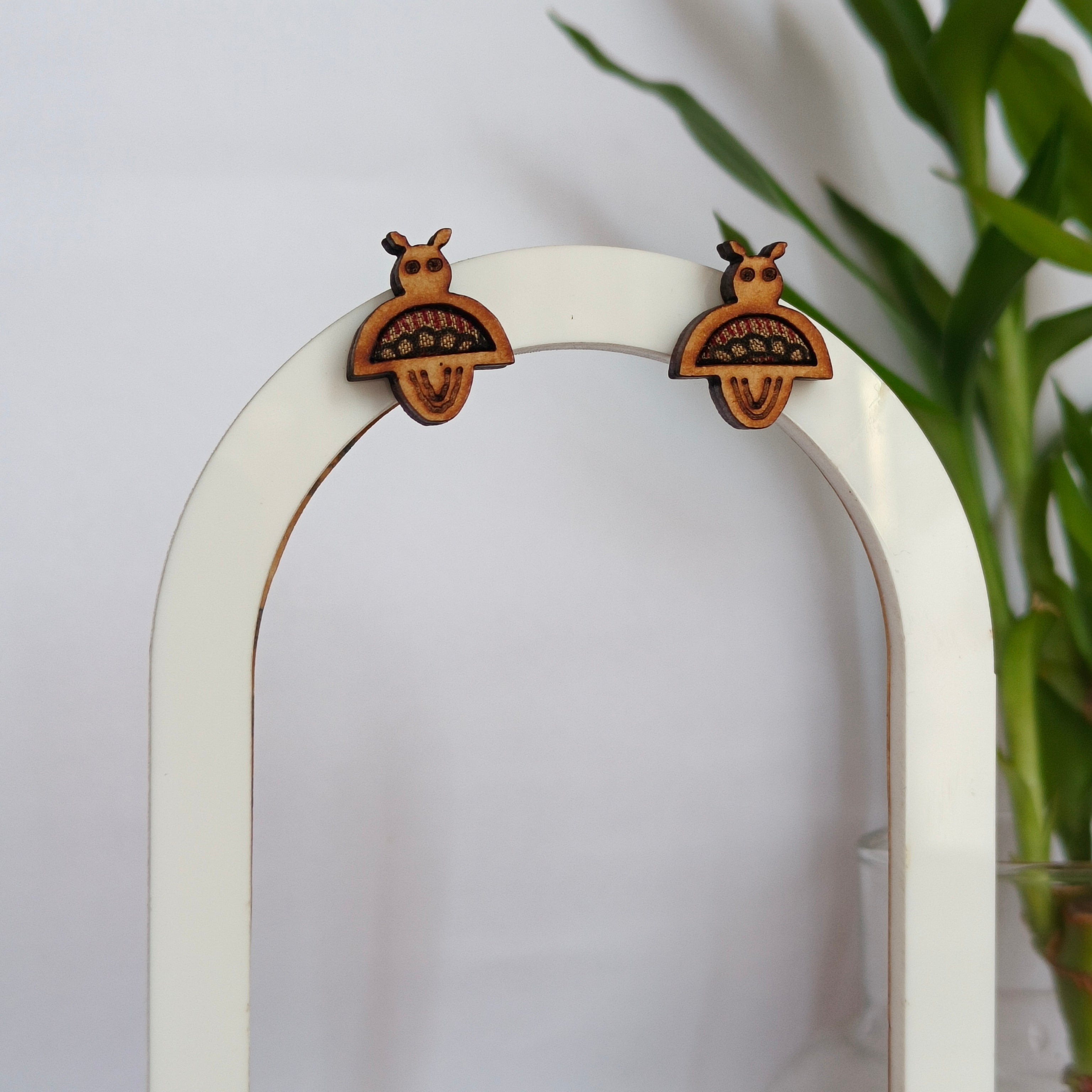 Bee Wooden Studs